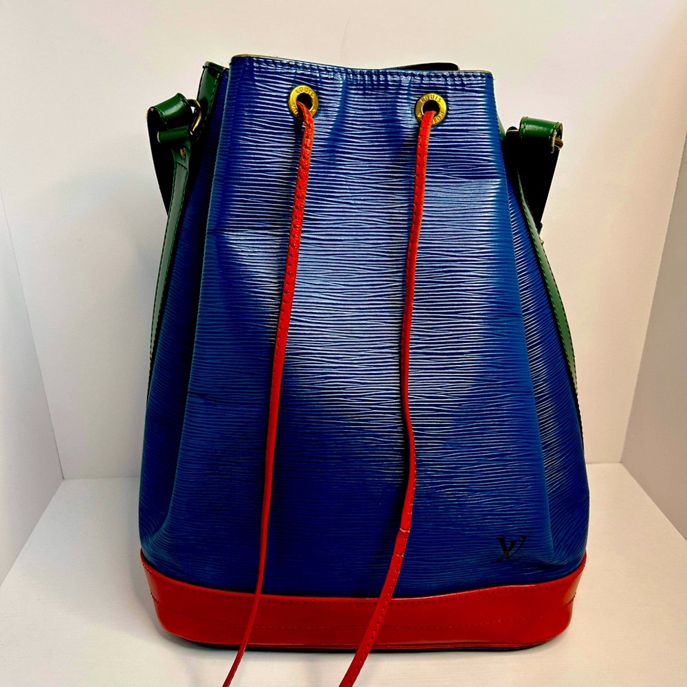 Very Rare, Excellent used condition LV tri color Noe GM